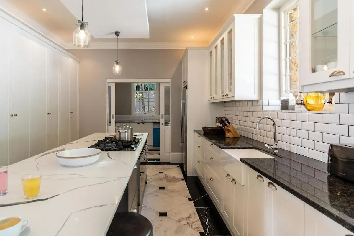 Villa Solara - Fresnaye Heritage Villa With Pool, Jacuzzi And Views Cape Town South Africa