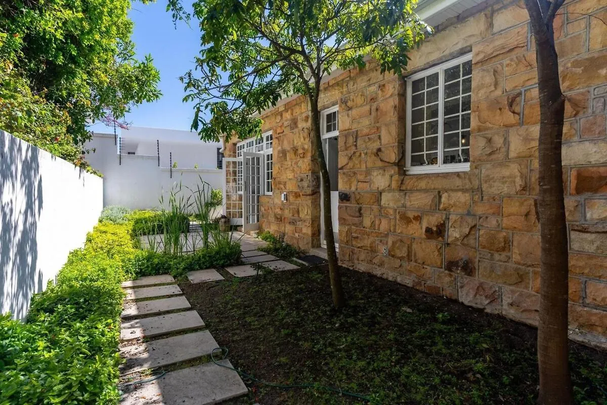 Villa Solara - Fresnaye Heritage Villa With Pool, Jacuzzi And Views Cape Town