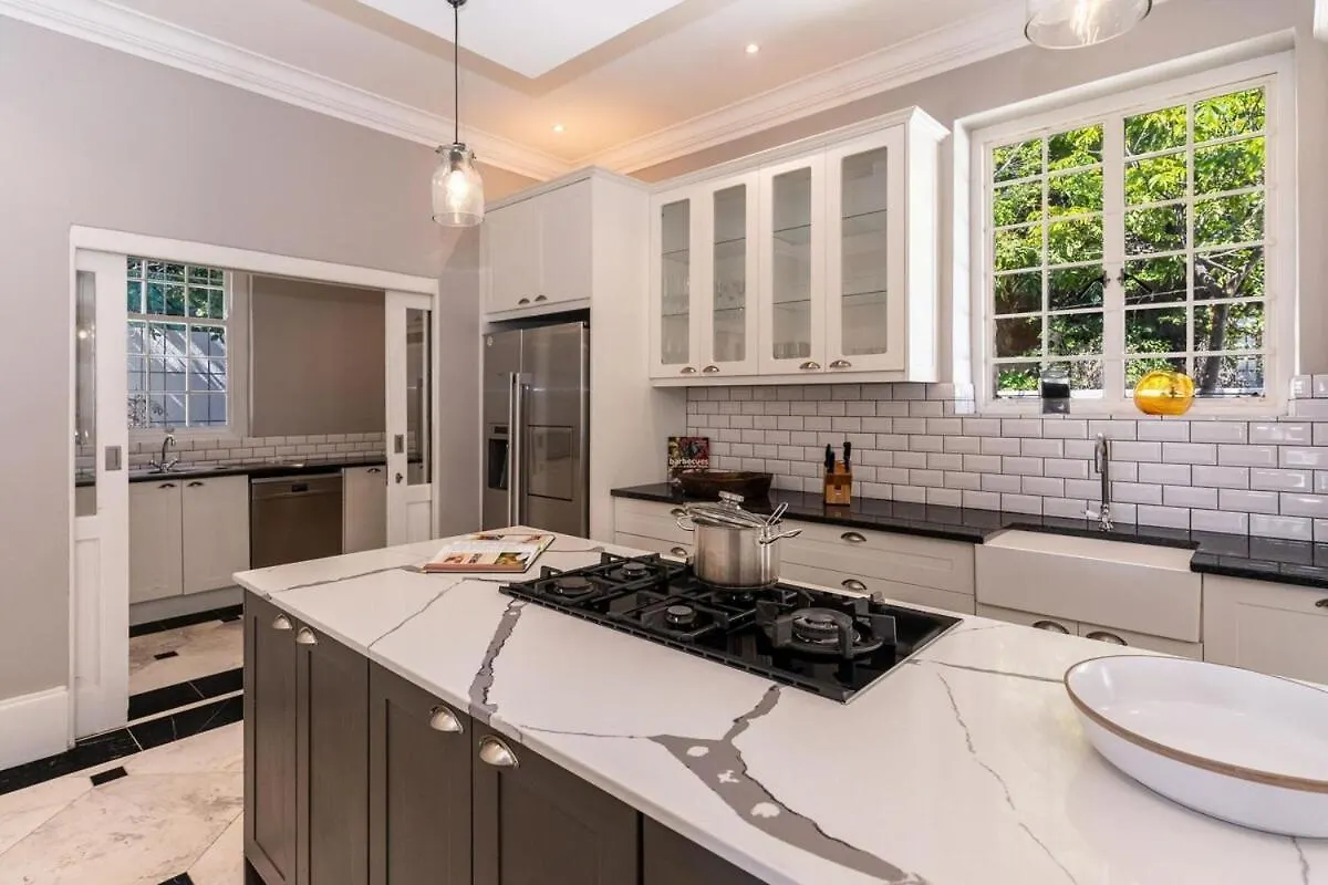 Villa Solara - Fresnaye Heritage Villa With Pool, Jacuzzi And Views Κέιπ Τάουν